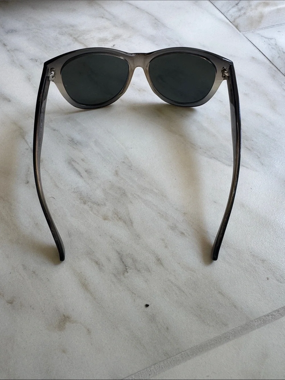 Unisex Polarized Sunglasses - Gray Frame with Tint Lenses